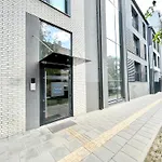 Cohost I Nicely Designed New Apt W-Garage Parking & Self Check-In