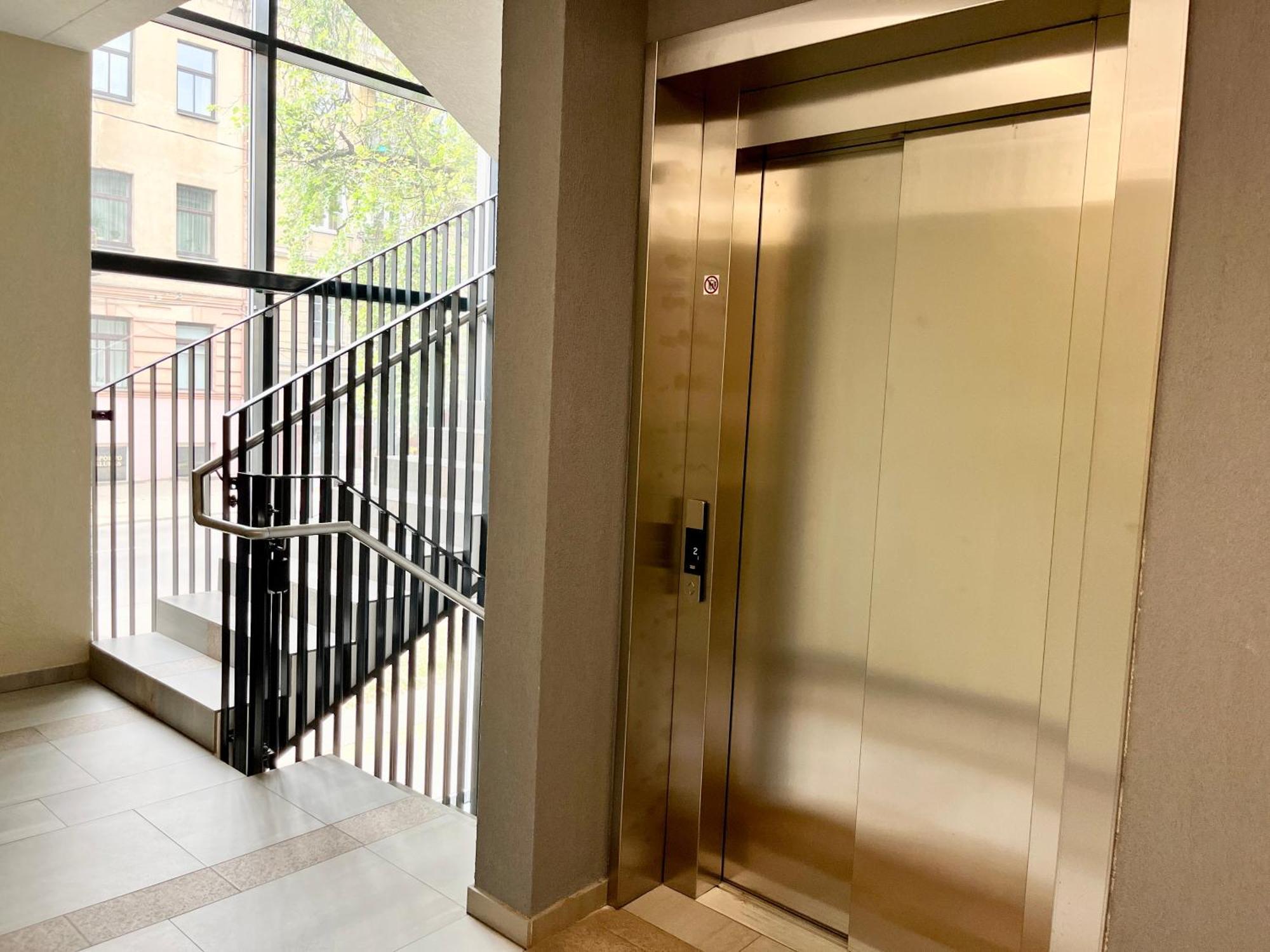 Cohost I Nicely Designed New W-garage Parking & Self Check-in Apartment *
